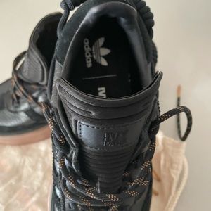 Ivy Park x Adidas collab size 7.  Like new condition.